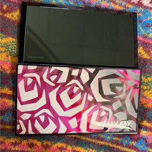 Mary Kay Romantic Floral Perfect Palette